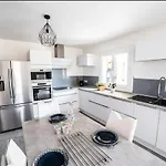 Cosyfamily Rdc 6pers-piscine-jacuzzi-jardin- Barbecue- Toppros Conciergerie Apartment