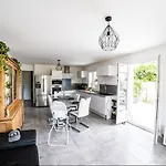 Cosyfamily Rdc 6pers-piscine-jacuzzi-jardin- Barbecue- Toppros Conciergerie Apartment *