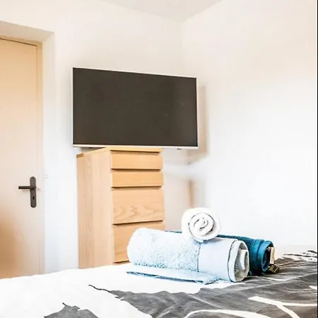 Apartmán Cosyfamily Rdc 6pers-piscine-jacuzzi-jardin- Barbecue- Toppros Conciergerie *