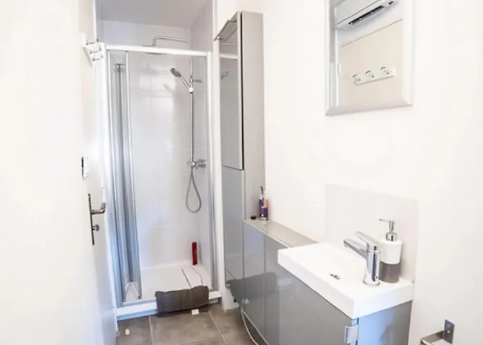 Cosyfamily Rdc 6pers-piscine-jacuzzi-jardin- Barbecue- Toppros Conciergerie Апартаменты *