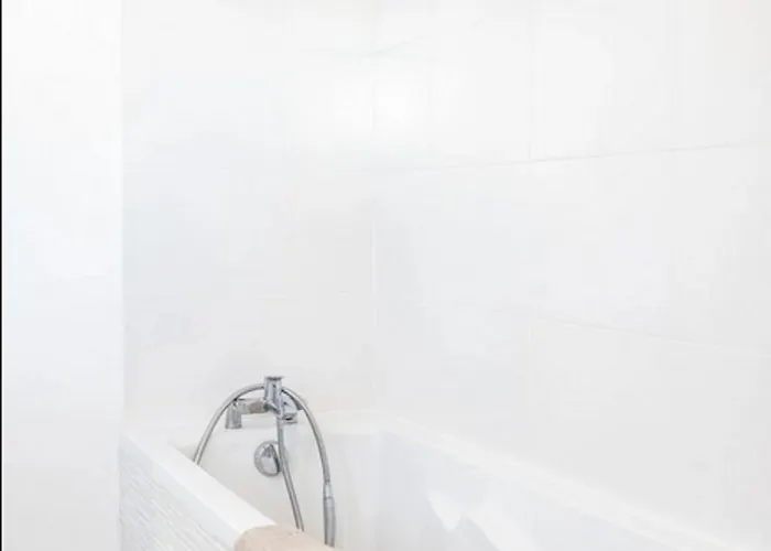 Апартаменты Cosyfamily Rdc 6pers-piscine-jacuzzi-jardin- Barbecue- Toppros Conciergerie