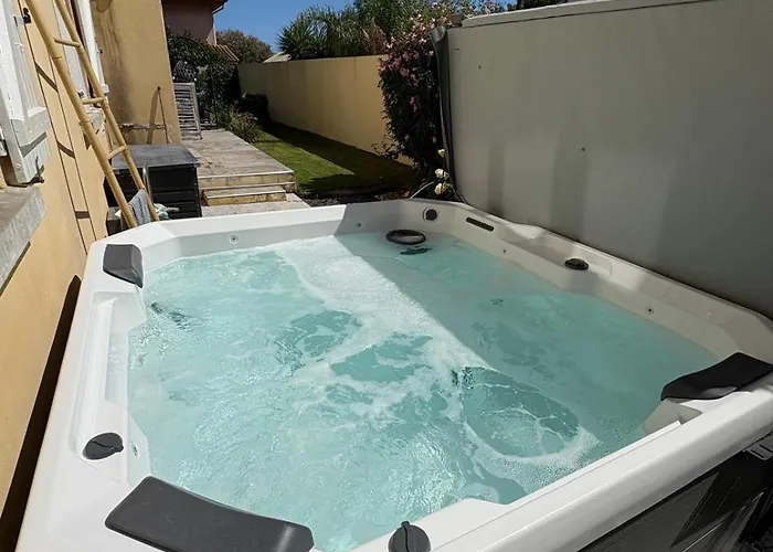 Cosyfamily Rdc 6pers-piscine-jacuzzi-jardin- Barbecue- Toppros Conciergerie Апартаменты *